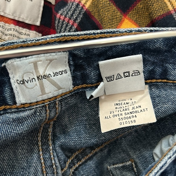 Calvin Klein Lowrise Flare Jeans- Size 9 - Picture 5 of 5